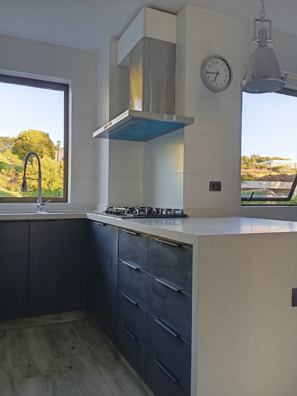 Cocina remodelada por Constructora Pilpilén